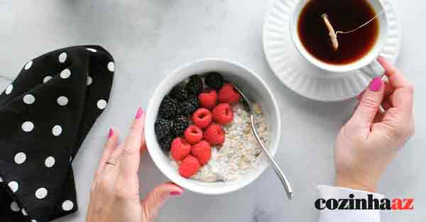 Overnight oats com frutas vermelhas