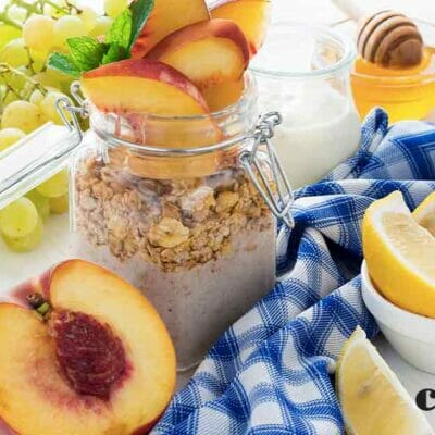 Overnight oats crocante com pêssego