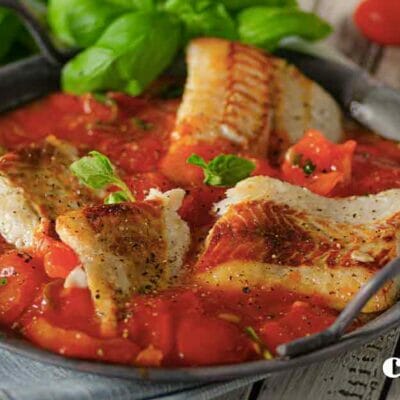 Peixe ao molho de tomate