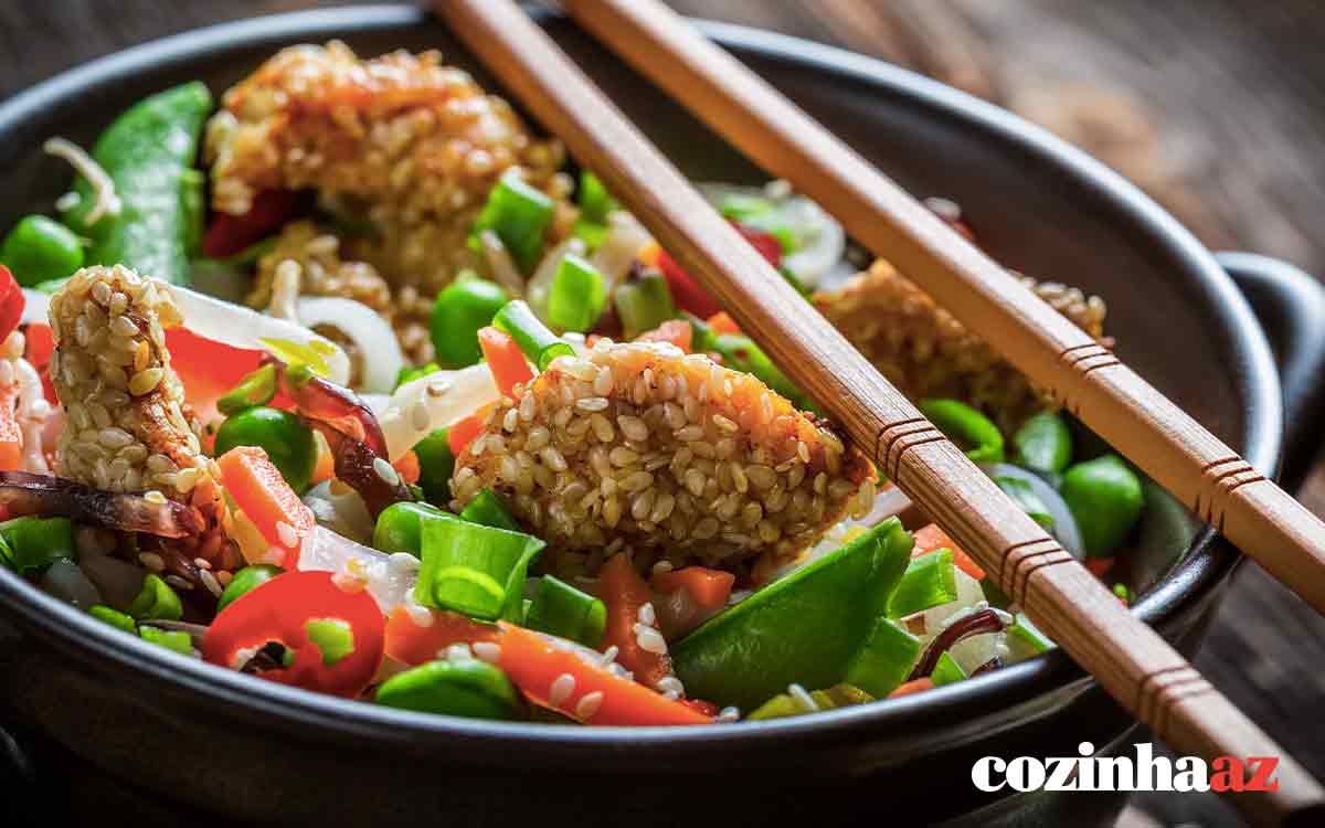 Salada de legumes com molho brie