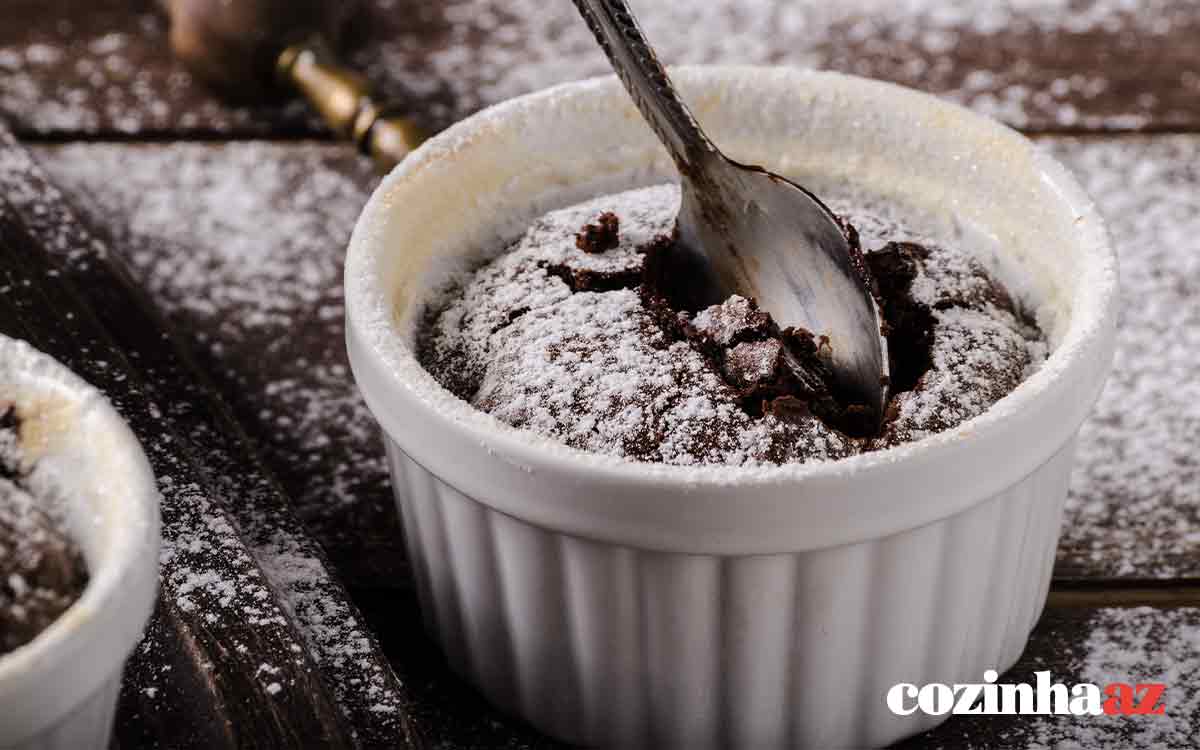 Suflê de chocolate e avelã