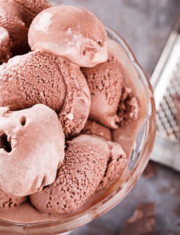 Sorvete de chocolate cremoso
