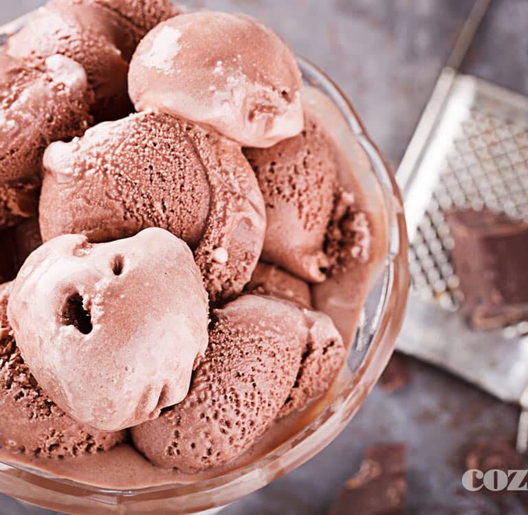 Sorvete de chocolate cremoso