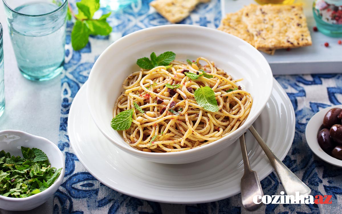 Macarrão com azeitonas