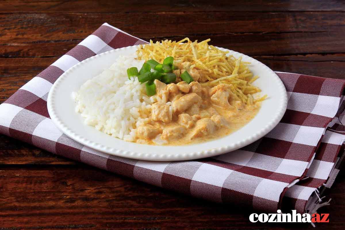 Receita simples de estrogonofe de frango