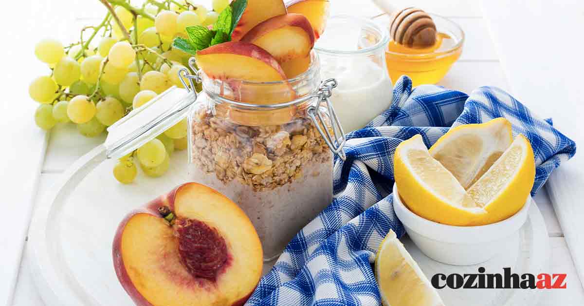 Overnight oats crocante com pêssego