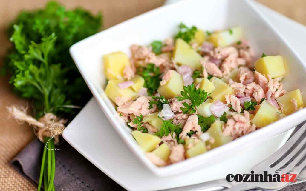salada de batata com atum