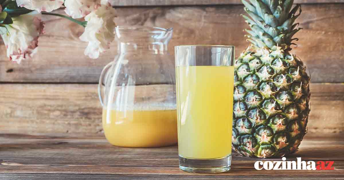 Suco de abacaxi com limão