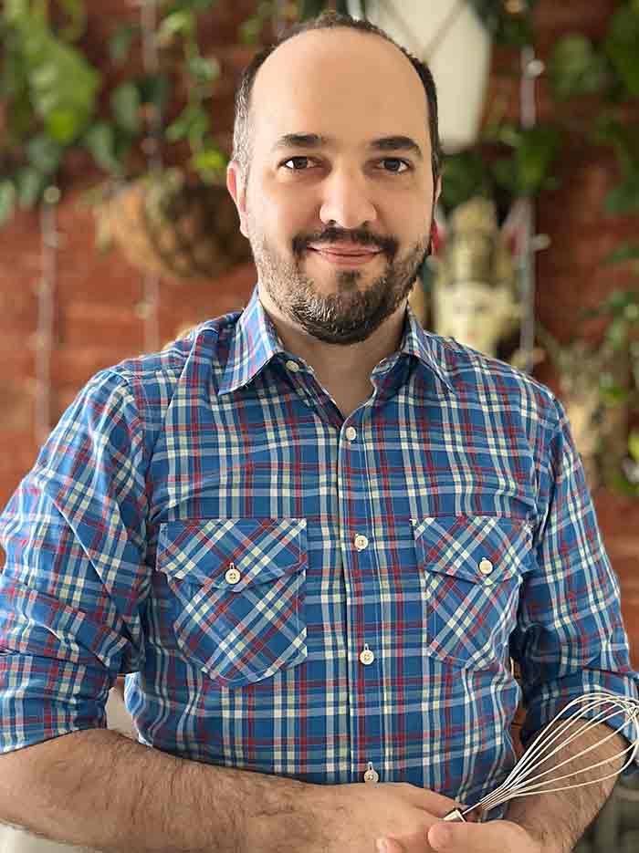 Pedro cozinha az