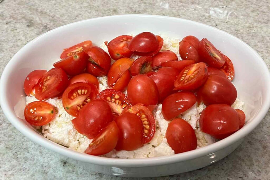 aperitivo de queijo com tomate cereja